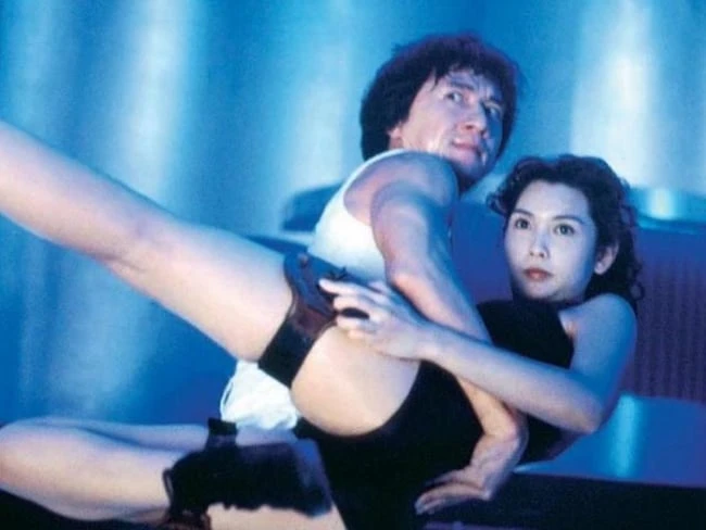 Nữ thần gợi cảm bậc nhất Hong Kong khiến Thành Long, Châu Tinh Trì say đắm