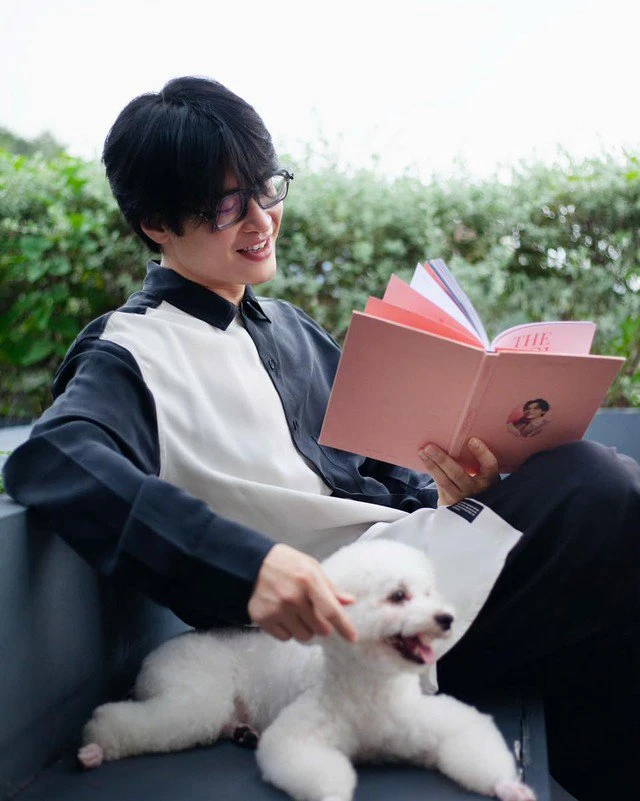 Ở tuổi U50, quý ông Vbiz hát Tháng Tư là lời nói dối của em vẫn độc thân, chăm làm từ thiện