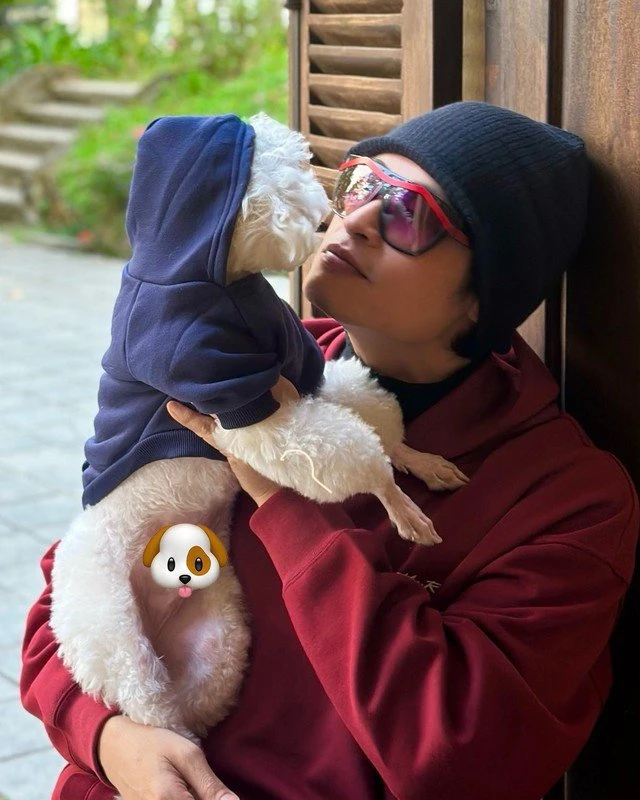 Ở tuổi U50, quý ông Vbiz hát Tháng Tư là lời nói dối của em vẫn độc thân, chăm làm từ thiện