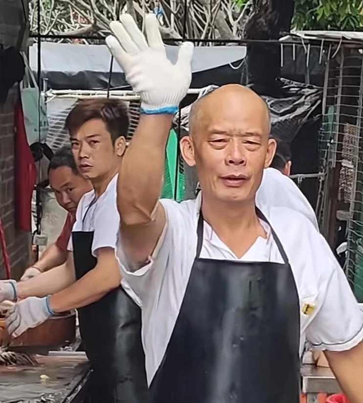 Ông chủ quán lẩu kiếm 20 triệu mỗi ngày đuổi không hết khách, công khai chia sẻ kinh nghiệm 30 năm làm nghề: Bí quyết không nằm ở công thức