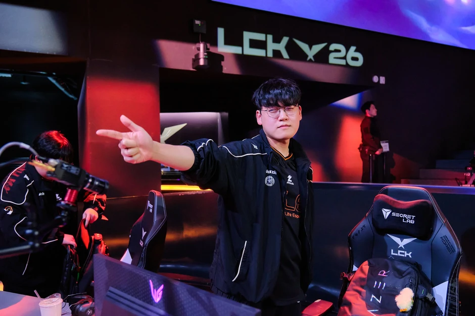 Pha xử lý "tưởng không hay nhưng hay không tưởng" của Gumayusi trận thắng Gen.G