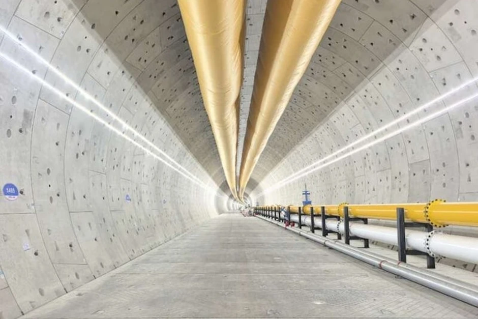 Phát hiện cỗ máy khổng lồ có đường kính lớn nhất thế giới, dài 148 mét, nặng 4.000 tấn trồi lên mặt nước sau gần 2 năm, một "kỳ quan" mới sắp lộ diện