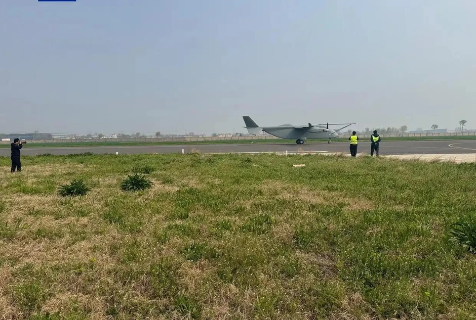 Phát hiện “đại bàng khổng lồ” không người lái lớn nhất thế giới bất ngờ cất cánh ở Trung Quốc: Chở được 3,5 tấn hàng, bay xa 3.000km