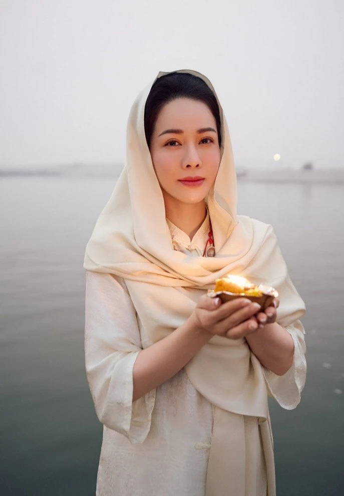 Phú bà showbiz Nhật Kim Anh ở biệt thự 200m2, tu tập và giấu kín tình yêu Phú bà showbiz Nhật Kim Anh ở biệt thự 200m2, tu tập và giấu kín tình yêu