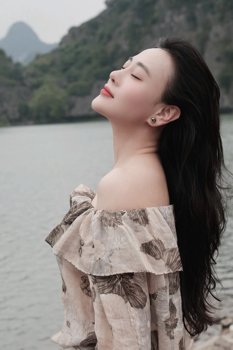 Phương Oanh cập nhật cuộc sống bên 2 con