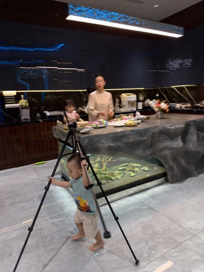 Phương Oanh cùng các con làm bánh trôi, bánh chay mừng Tết Hàn thực