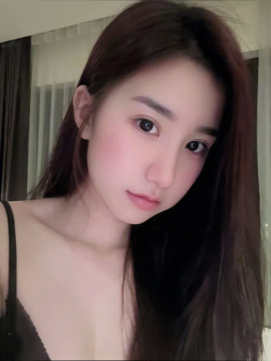 POV: Góc nhìn "bạn trai" Tiểu Hý, ngắm trọn nhan sắc hot girl ở cự ly 1cm