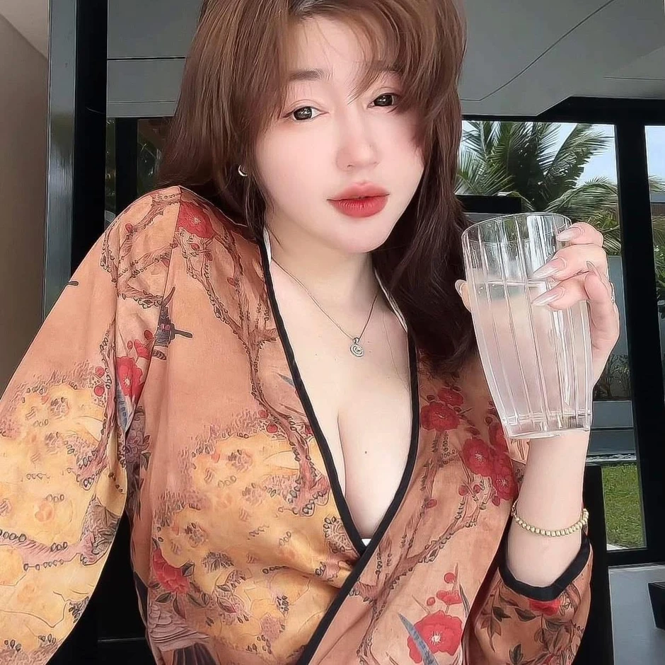 Quá bức xúc, Elly Tran lên tiếng về việc bị gắn mác bởi những từ ngữ "nhạy cảm"