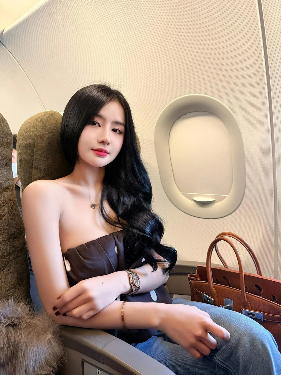 Quay "top top" cho vui, gái xinh bị gắn mác "chẳng có gì ngoài mặt tiền" Quay "top top" cho vui, gái xinh bị gắn mác "chẳng có gì ngoài mặt tiền"