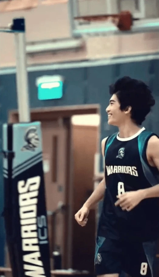 Quý tử thứ 2 nhà Tạ Đình Phong: Mới 15 tuổi đã thành mỹ nam, soi đến thành tích càng choáng váng!