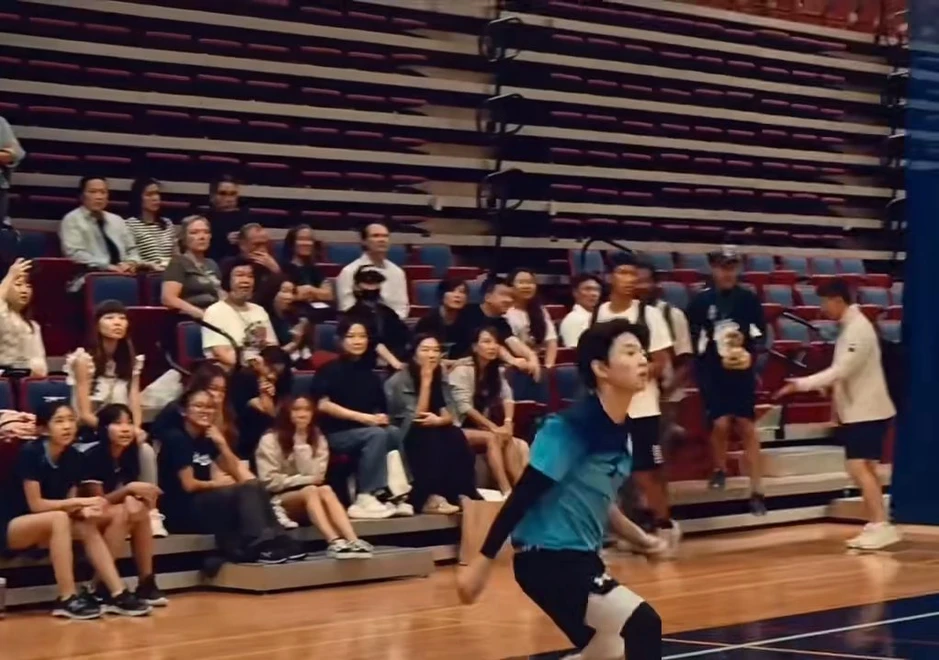 Quý tử thứ 2 nhà Tạ Đình Phong: Mới 15 tuổi đã thành mỹ nam, soi đến thành tích càng choáng váng!