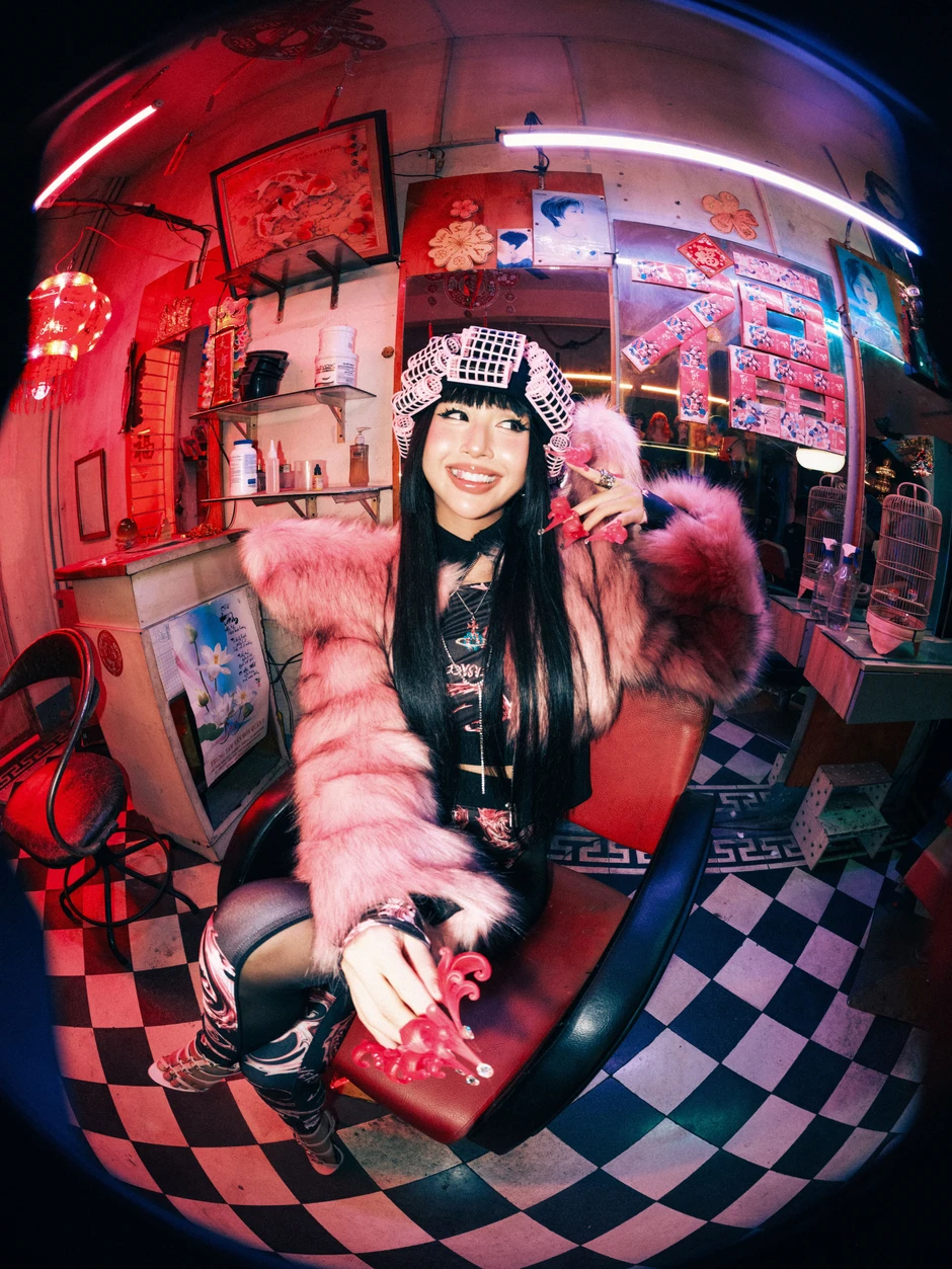 Quỳnh Anh Shyn tuyên bố: “Em Xinh là nhờ có Chị Đẹp”