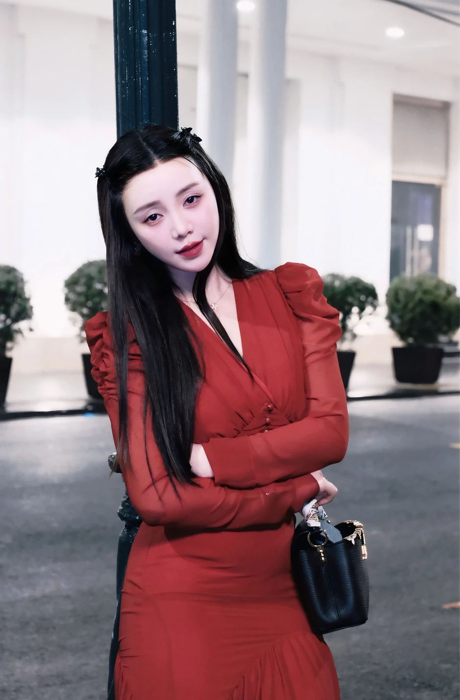 Quỳnh Kool ngoài đời đẹp như Phạm Băng Băng, lên phim như ma nữ