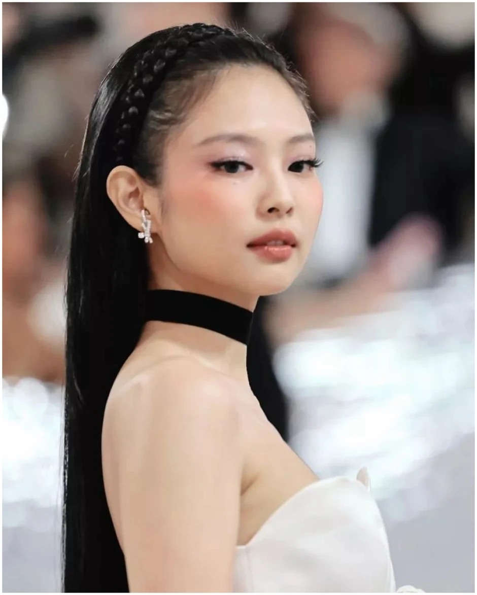 Rộ tin Jennie (BLACKPINK) vừa bắt gỡ video khiến cô lộ vóc dáng thật, đọc comment mà không tin nổi