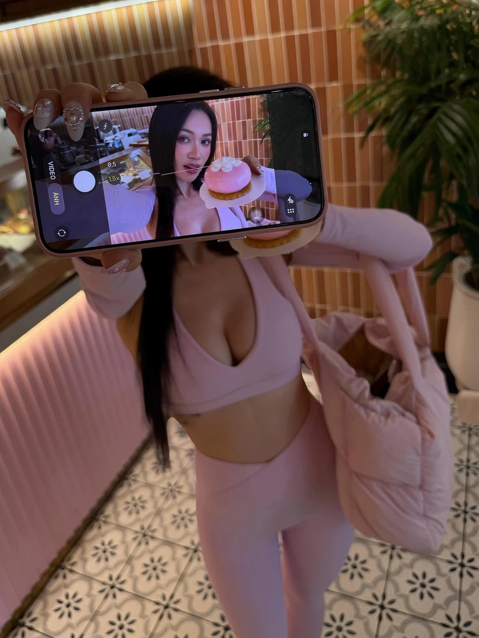 Sỹ Thanh lại khiến fan ngỡ ngàng với bộ ảnh mới Sỹ Thanh lại khiến fan ngỡ ngàng với bộ ảnh mới