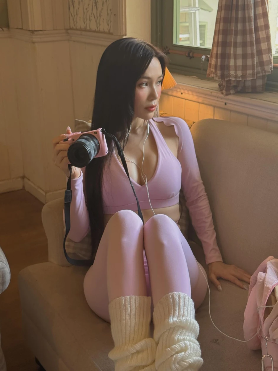 Sỹ Thanh lại khiến fan ngỡ ngàng với bộ ảnh mới Sỹ Thanh lại khiến fan ngỡ ngàng với bộ ảnh mới