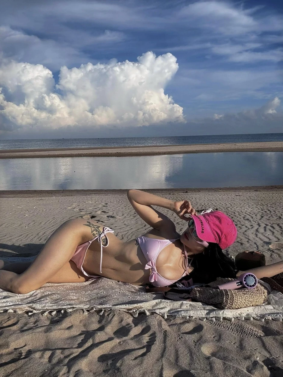 Sỹ Thanh lại khiến fan ngỡ ngàng với bộ ảnh mới Sỹ Thanh lại khiến fan ngỡ ngàng với bộ ảnh mới