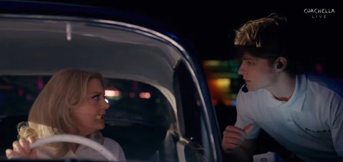 Sabrina Carpenter xin lỗi nhưng vẫn bị cả MXH “trộn gỏi” đến cùng