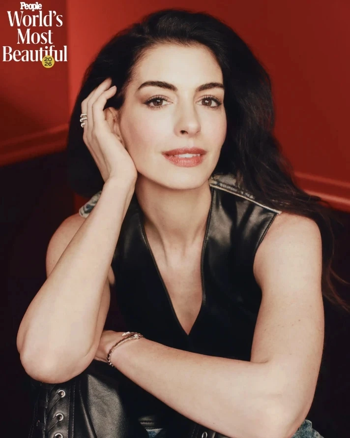 Sắc vóc gợi cảm của "người đẹp nhất thế giới năm 2026"