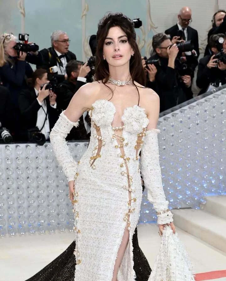 Sắc vóc gợi cảm của "người đẹp nhất thế giới năm 2026"