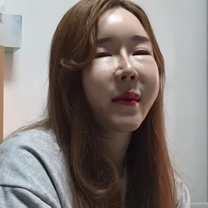 Sao chuyển giới chi 2,5 tỷ "dao kéo" toàn bộ gương mặt, 2 lần chia tay bạn trai trong nước mắt vì không thể sinh con