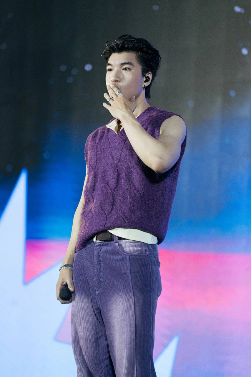 Sao hạng A Vbiz lọt vào bảng xếp hạng toàn cầu của Spotify, Việt Nam chỉ có 2 người làm được điều này