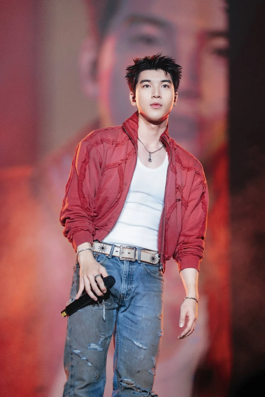 Sao hạng A Vbiz lọt vào bảng xếp hạng toàn cầu của Spotify, Việt Nam chỉ có 2 người làm được điều này