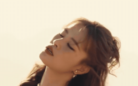 Sao Việt hạng A tung MV không chút bọt sóng, vì đâu nên nỗi?