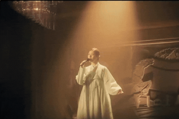 Shin Se Kyung trẻ mãi không già, tại đơ nên mặt ít nếp nhăn