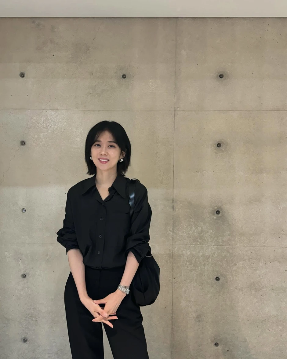 Showbiz có mỹ nhân là ngoại lệ của tuổi tác, vì một câu nói mà bị cấm sóng