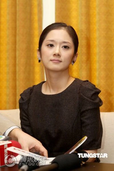 Showbiz có mỹ nhân là ngoại lệ của tuổi tác, vì một câu nói mà bị cấm sóng