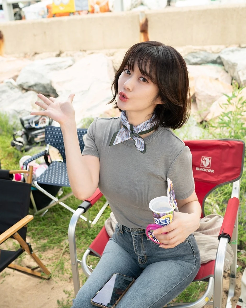 Showbiz có mỹ nhân là ngoại lệ của tuổi tác, vì một câu nói mà bị cấm sóng