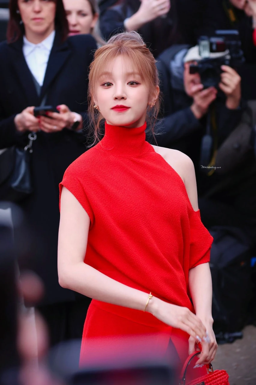 Showbiz có mỹ nhân là tiểu thư giới thượng lưu kín tiếng đi hát