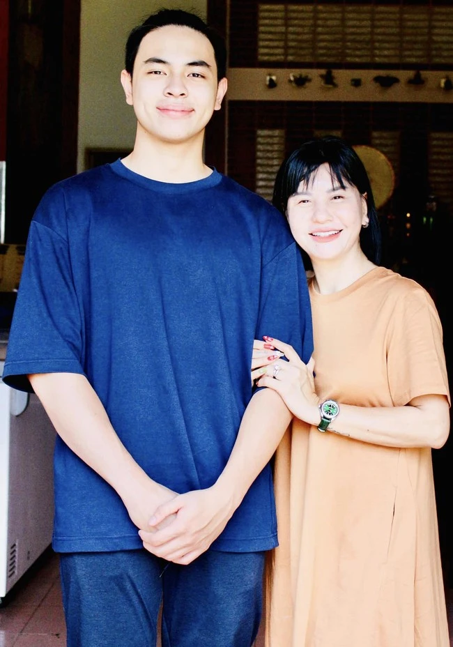 Showbiz Việt có cặp đôi cưới 7 ngày đã ra toà ký đơn ly hôn