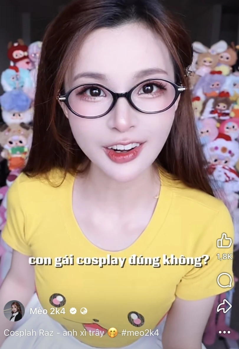 Soi nhan sắc Mèo 2k4 qua hai tấm ảnh diện áo Pikachu cách nhau 5 năm: Lột xác từ "bé hạt tiêu" dễ thương thành mỹ nhân quyến rũ Soi nhan sắc Mèo 2k4 qua hai tấm ảnh diện áo Pikachu cách nhau 5 năm: Lột xác từ "bé hạt tiêu" dễ thương thành mỹ nhân quyến rũ