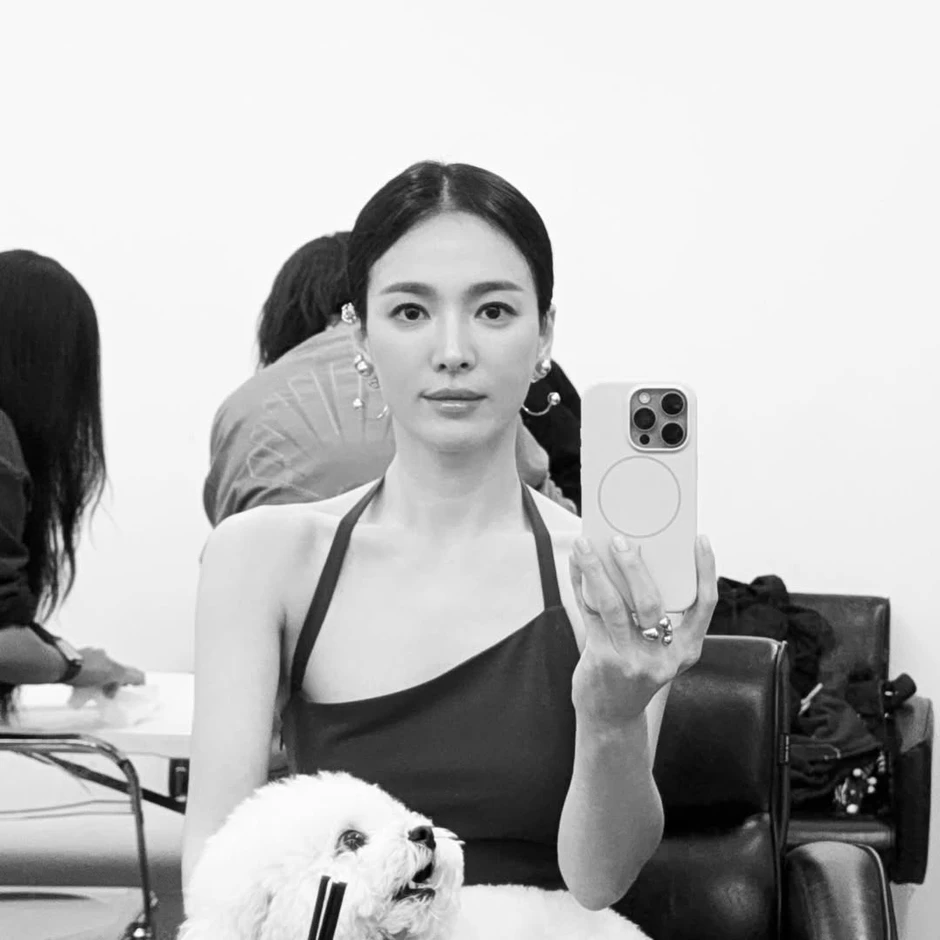 Song Hye Kyo cứ sexy bừng bừng thế này thì còn lâu mới flop