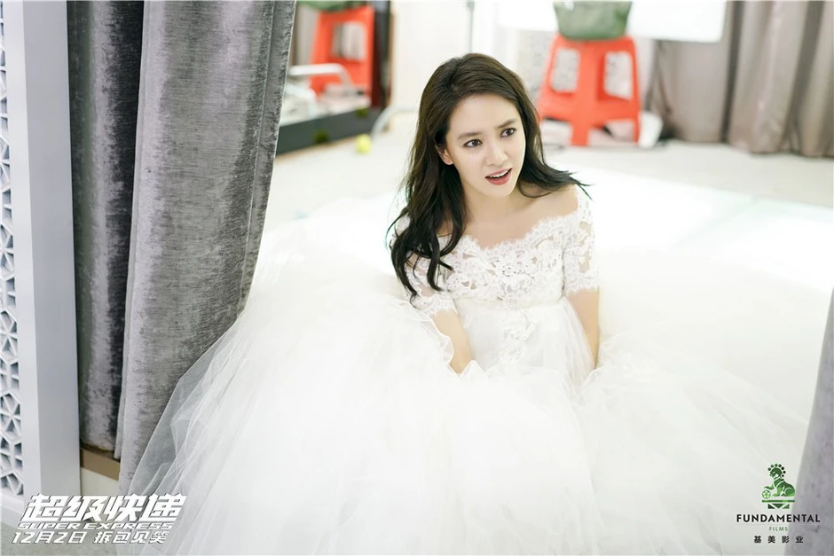 Song Ji Hyo tuyên bố kết hôn, gửi nóng thiệp cưới hé lộ địa điểm tổ chức hôn lễ cho bạn thân?