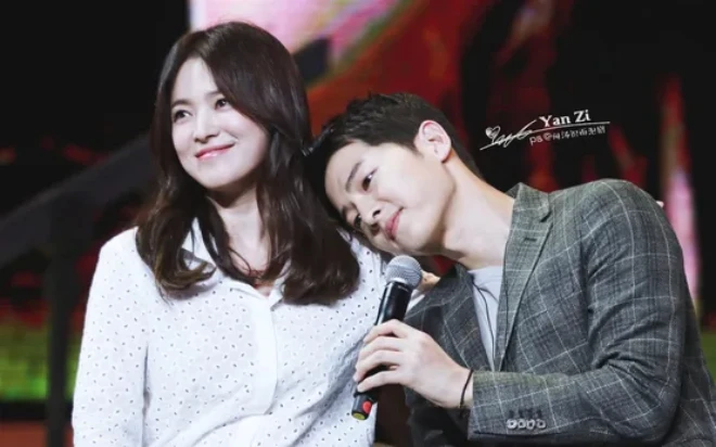 Song Joong Ki lộ diện giữa lúc hot lại chuyện ly hôn Song Hye Kyo, thái độ gây chú ý Song Joong Ki lộ diện giữa lúc hot lại chuyện ly hôn Song Hye Kyo, thái độ gây chú ý