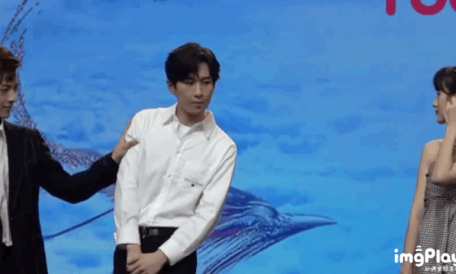 Sự hết thời của mỹ nam "xé couple" sốc nhất lịch sử showbiz: "Bay màu" 13 hợp đồng trong 4 tháng, chạm đáy danh tiếng vì sống ích kỷ Sự hết thời của mỹ nam "xé couple" sốc nhất lịch sử showbiz: "Bay màu" 13 hợp đồng trong 4 tháng, chạm đáy danh tiếng vì sống ích kỷ