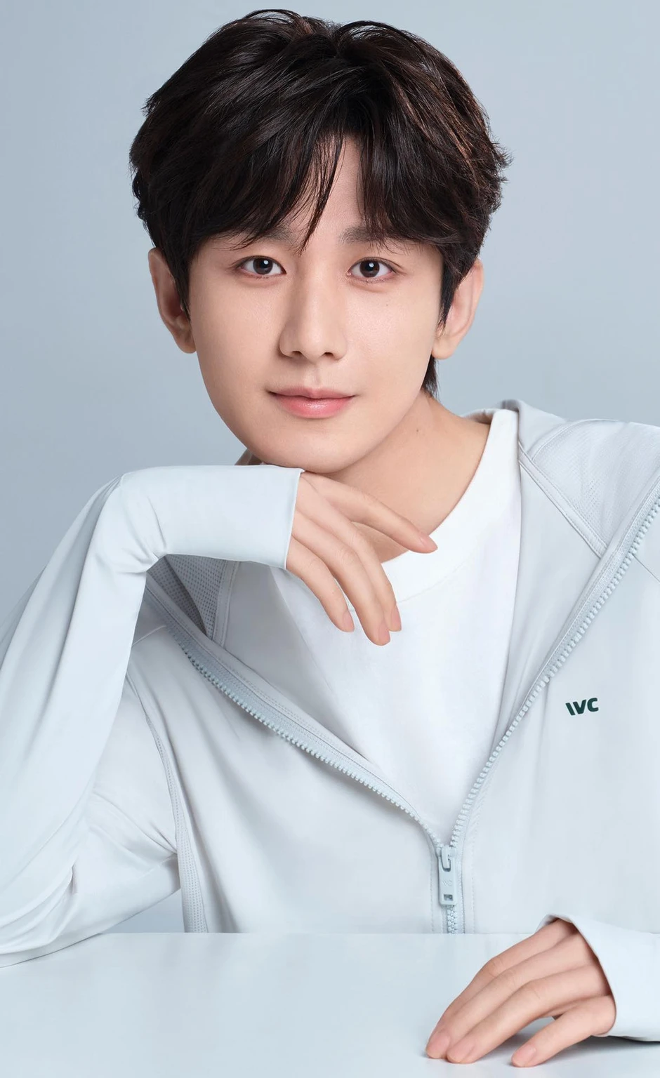 Sự hết thời của mỹ nam "xé couple" sốc nhất lịch sử showbiz: "Bay màu" 13 hợp đồng trong 4 tháng, chạm đáy danh tiếng vì sống ích kỷ Sự hết thời của mỹ nam "xé couple" sốc nhất lịch sử showbiz: "Bay màu" 13 hợp đồng trong 4 tháng, chạm đáy danh tiếng vì sống ích kỷ