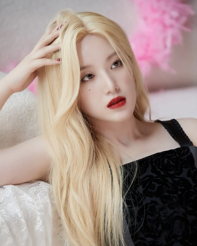 Tài tử đầy phốt của Cô Gái Năm Ấy Chúng Ta Cùng Theo Đuổi hẹn hò, danh tính đàng gái gây bất ngờ