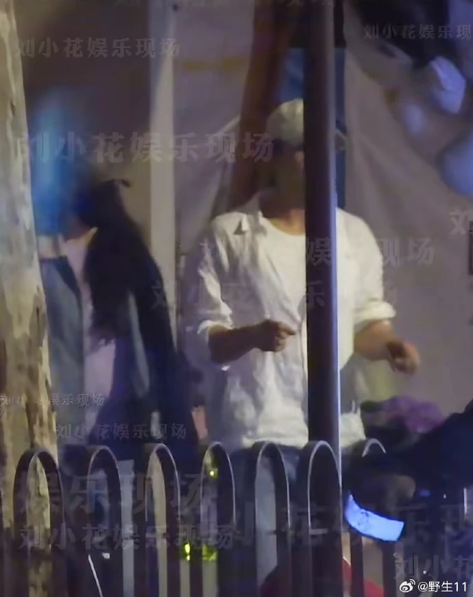 Tài tử Hoàng Cảnh Du bị phát hiện hẹn hò người đẹp Vương Ngọc Văn Tài tử Hoàng Cảnh Du bị phát hiện hẹn hò người đẹp Vương Ngọc Văn