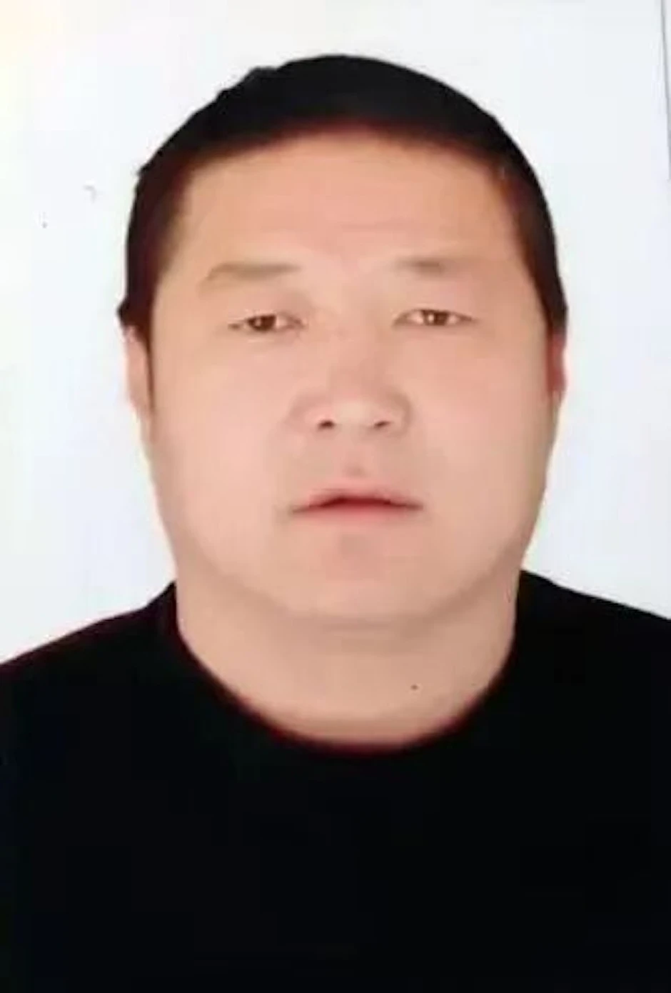 Tài xế xe buýt đột ngột phát bệnh, dùng 5 giây cuối đời phanh gấp ngay mép vực, cứu sống 45 người Tài xế xe buýt đột ngột phát bệnh, dùng 5 giây cuối đời phanh gấp ngay mép vực, cứu sống 45 người