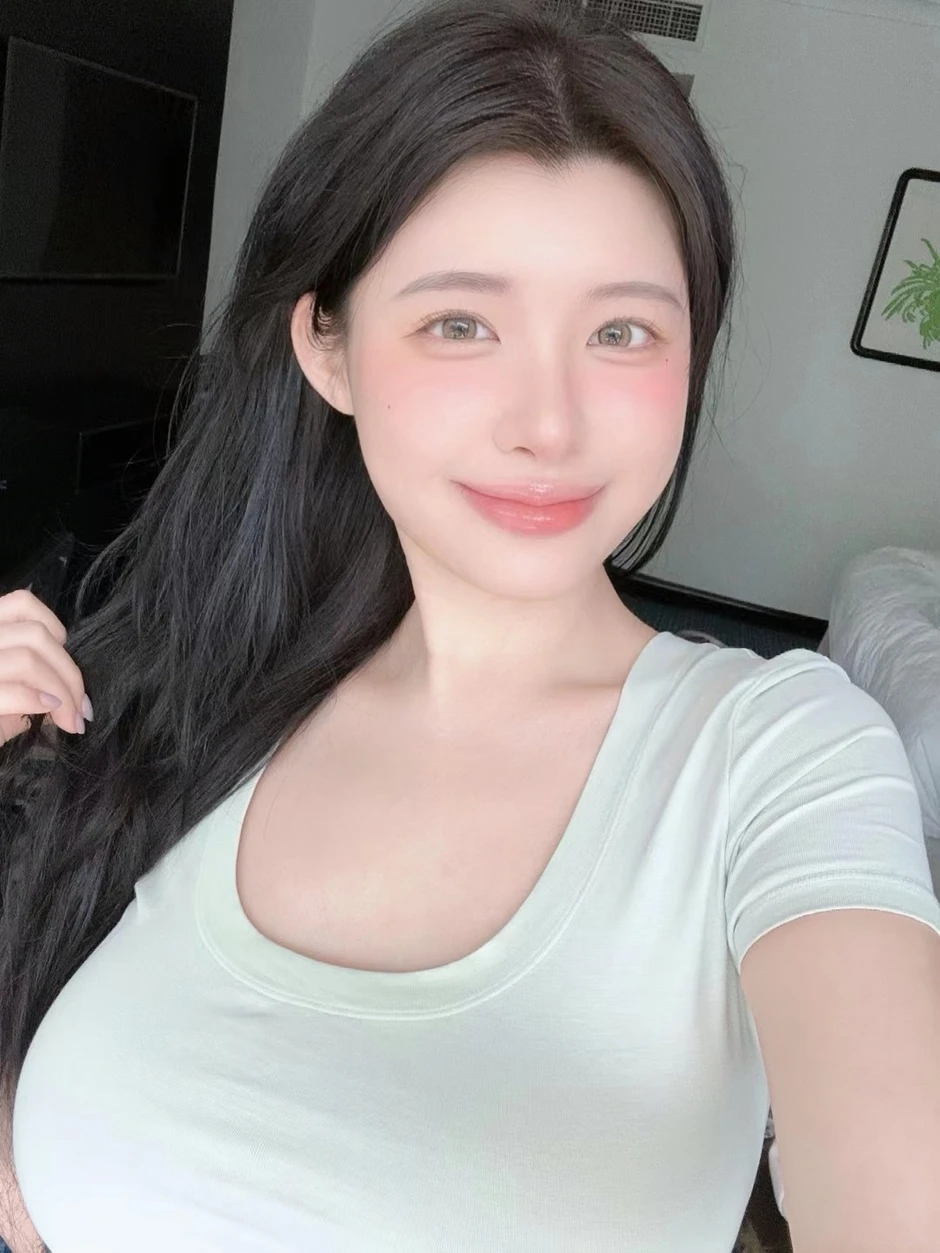 Tắm onsen giữa trời đông tuyết trắng, hot girl lập tức hút triệu ánh nhìn