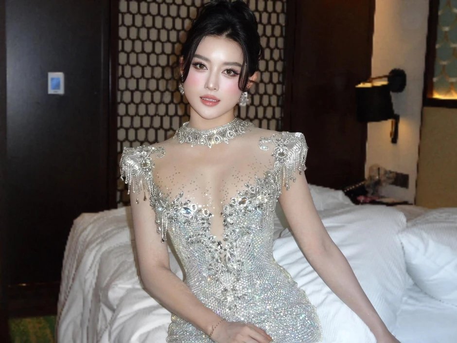 Thái độ mới nhất của Á hậu Huyền My giữa lúc bị tấn công vì đôi giày bẩn giá 2 triệu