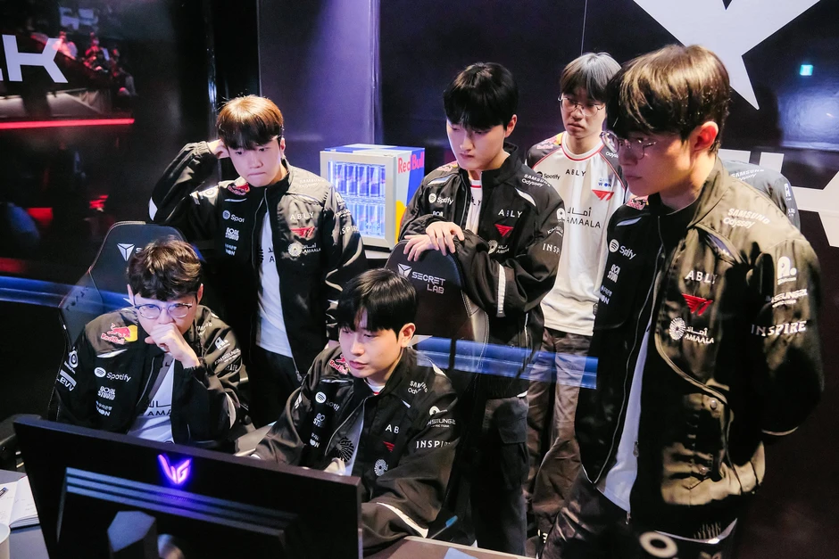 Thắng cách biệt KRX nhưng T1 vẫn có những điểm đáng lo