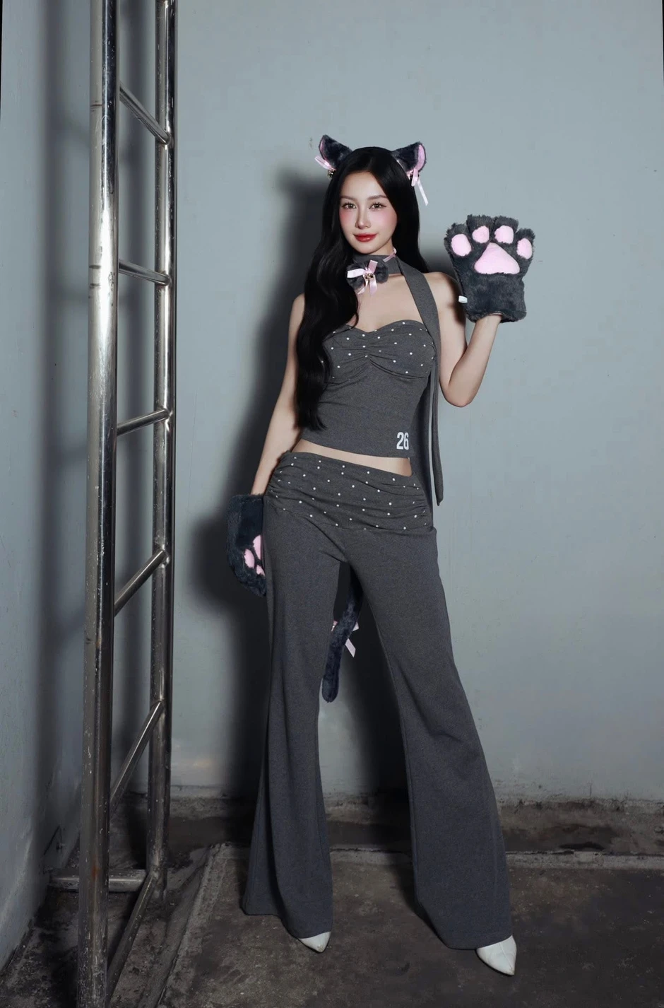 Thánh nữ làng game gây "chấn động" khi tung bộ ảnh tự nhận "hóa thú"