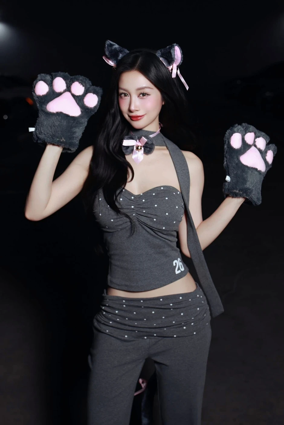 Thánh nữ làng game gây "chấn động" khi tung bộ ảnh tự nhận "hóa thú"