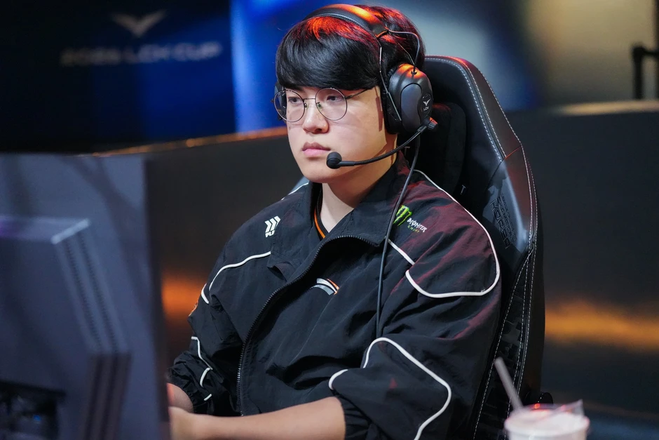 Thất bại của HLE trước T1 đến từ sự thua thiệt lớn nhất giữa hai đội Thất bại của HLE trước T1 đến từ sự thua thiệt lớn nhất giữa hai đội