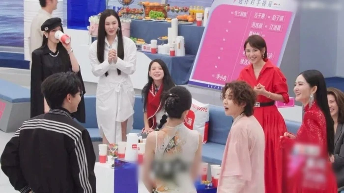 Thêm biến mới: Show Trung Quốc Trang Pháp đang thi hủy chiếu khẩn lần 2, khán giả phẫn nộ đòi gửi đơn khiếu nại và hoàn tiền khắp nơi